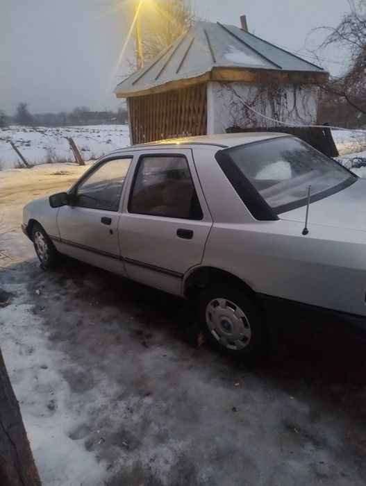 Форд сиерра 1.6 газ бензин