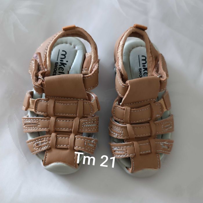 Sapatos  diversos 8€