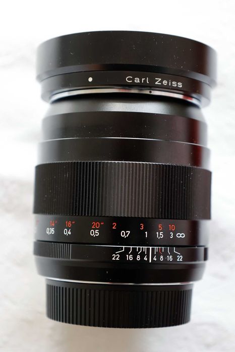 carl zeiss distagon 35 mm f/2 t ze / canon+oslona