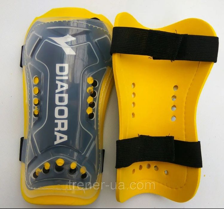 Щитки для футбола Diadora новые,размер S