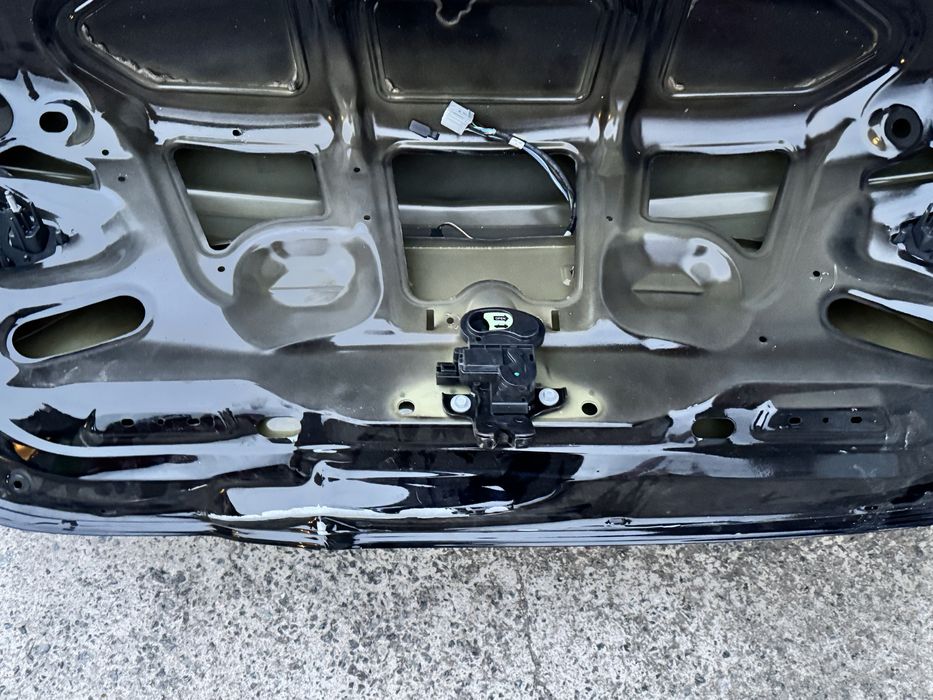 Кришка багажника Chrysler 200 2015 року