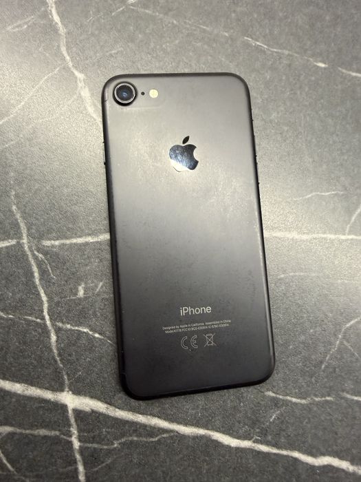 Iphone  7 czarny super stan.