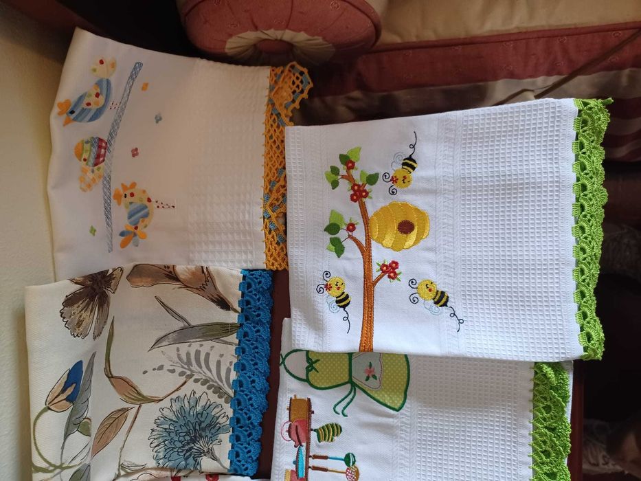 Panos de cozinha bordados à mão