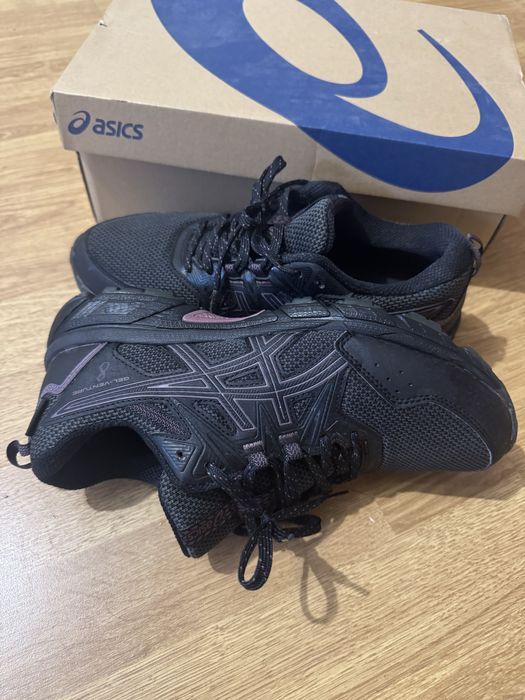 Жіночі кросівки asics gel-venture 8