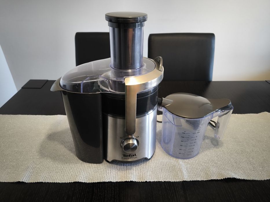 Sokowirówka Tefal Easy Fruit ZE610D.