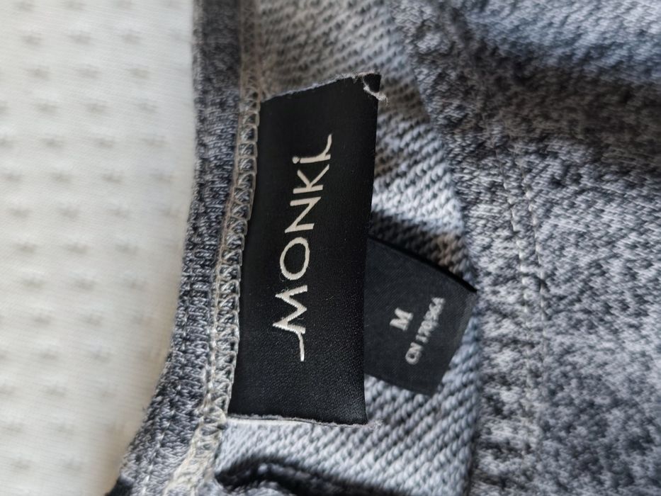 Wygodna  damska sukienka Monki r.M
