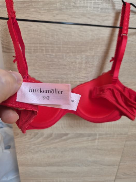 Czerwony biustonosz Hunkemöller 80B - Stan idealny