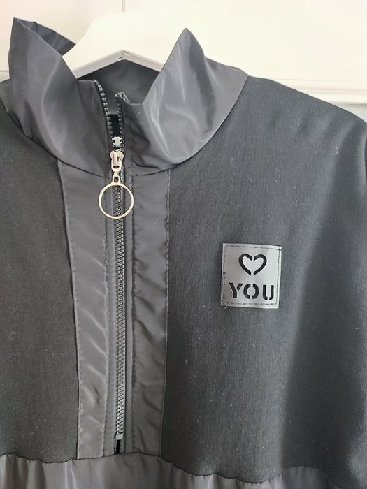 Bluza długa czarna ze srebrnym ekspresem.