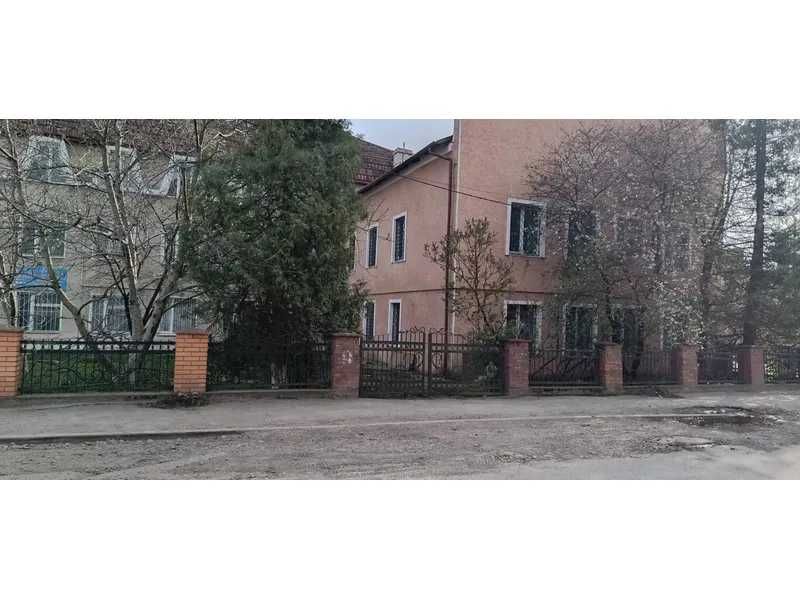 Нежитлова будівля (504,5 кв.м) - м. Тлумач Івано-Франківська обл.