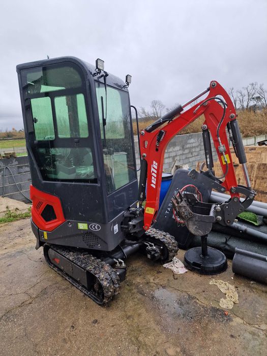 Serviço de Mini Giratória Escavadora