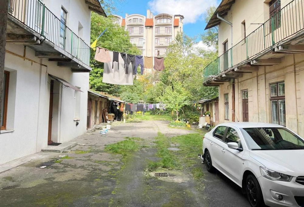 Продаж 2-кімн. квартири по вул.Пекарській, біля Зоовет. істор.Центр
