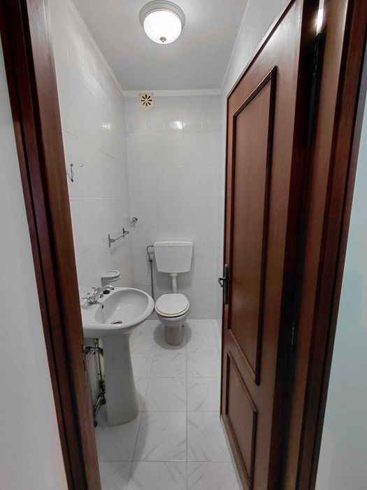 Arrenda-se Apartamento T3, Com garagem individual, 3 frentes.