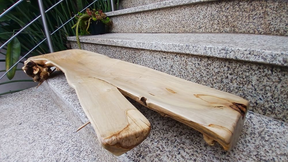 Fruteira,  centro de mesa  esculpida em tronco de laranjeira