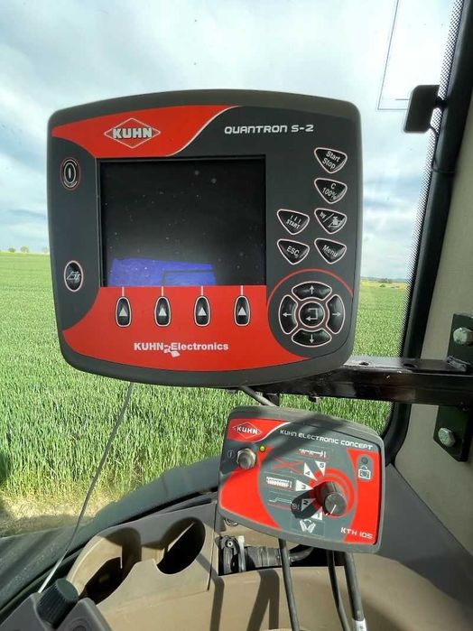 Kuhn Performer 5000 з cівалкою