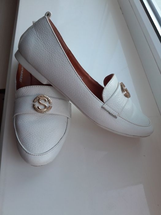 Жіночі шкіряні туфельки