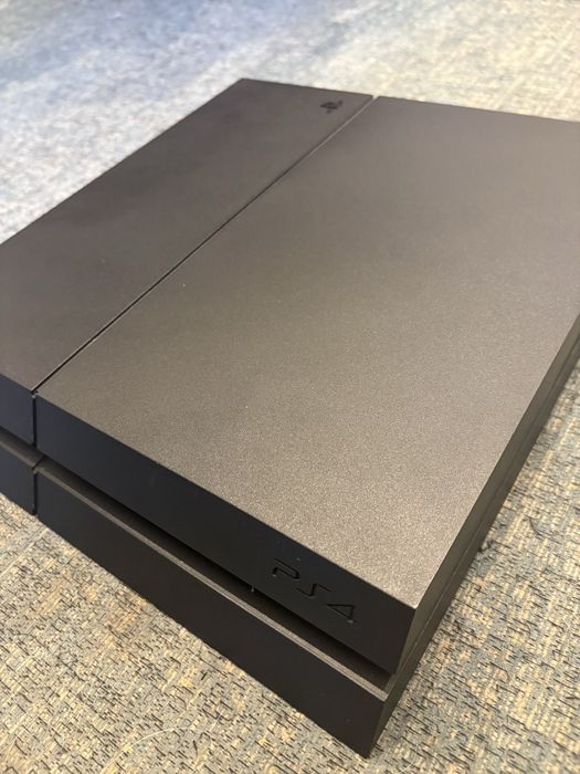 PlayStation 4 Slim + 6 Jogos | Excelente Estado | Sem Comandos