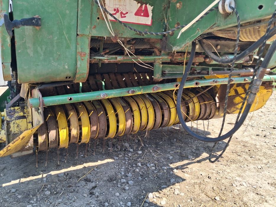 Prasa John deere 550