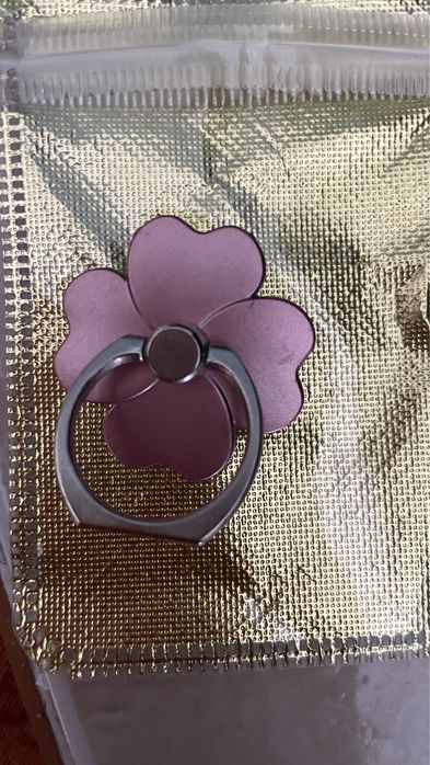 Ask to hold the phone with your finger64309800689411121