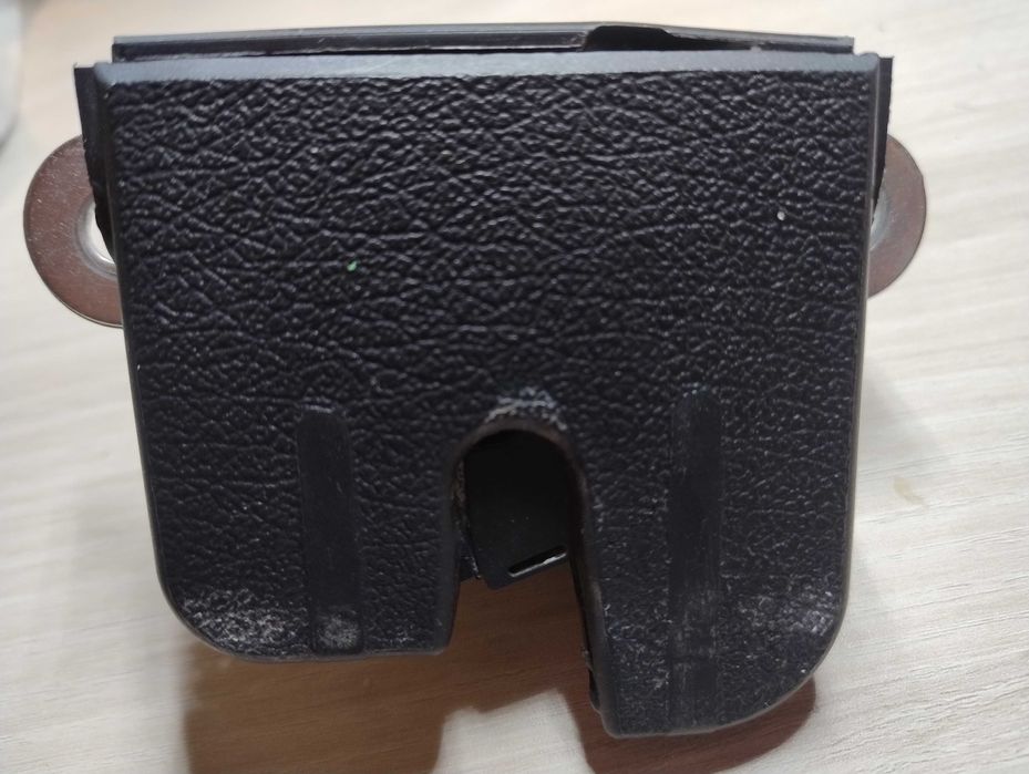 Замок кришки багажника, ляди Seat, VW Passat, Golf,Touran, 1TO827505F