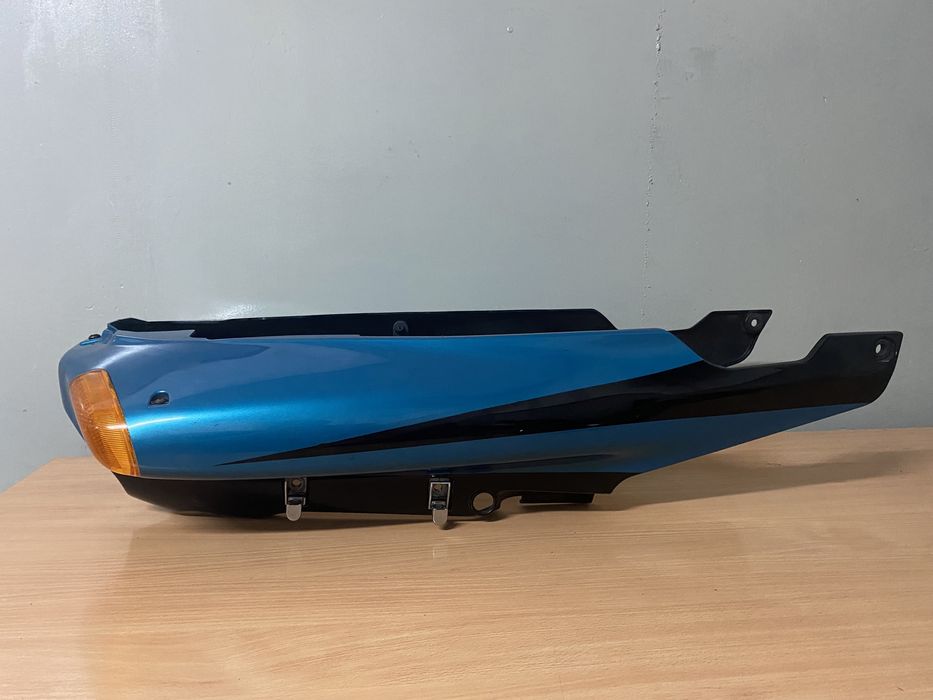 Kawasaki ZZR 1100 Zadupek owiewka prawa lewa kierunkowskazy  90/0