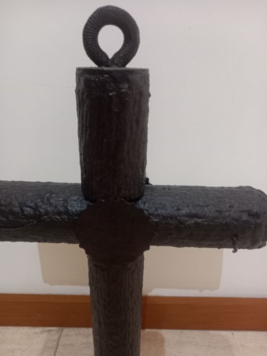 Cruz em ferro antiga