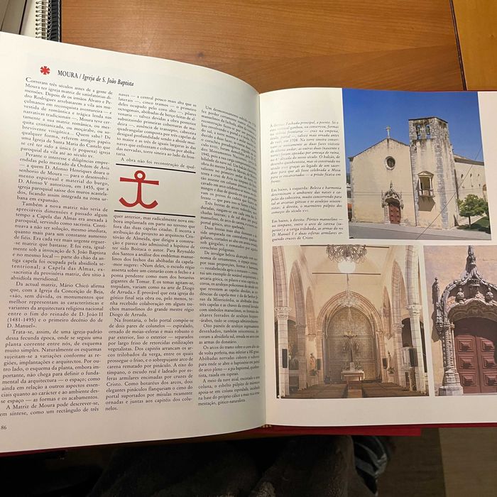 Júlio Gil / Nuno Calvet - As Mais Belas Igrejas de Portugal (2 vols.)