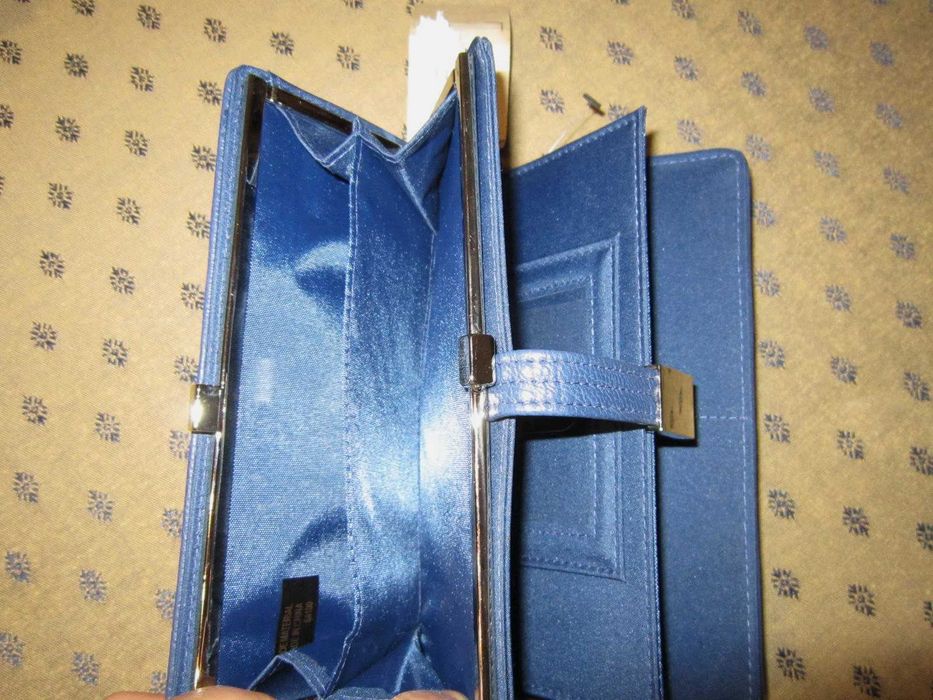 Carteira porta-moedas e documentos de Srª. nova em pele azul
