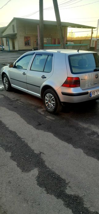 Фольксваген гольф 4 2002р 1.6 mpi