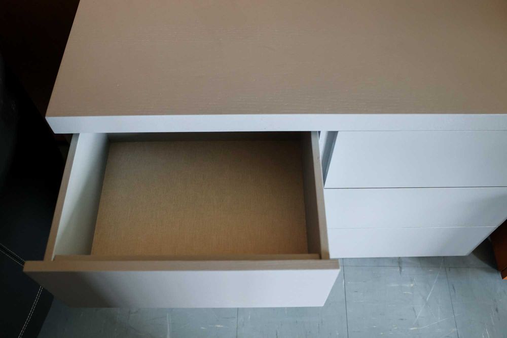 Cómoda  carvalho cinza