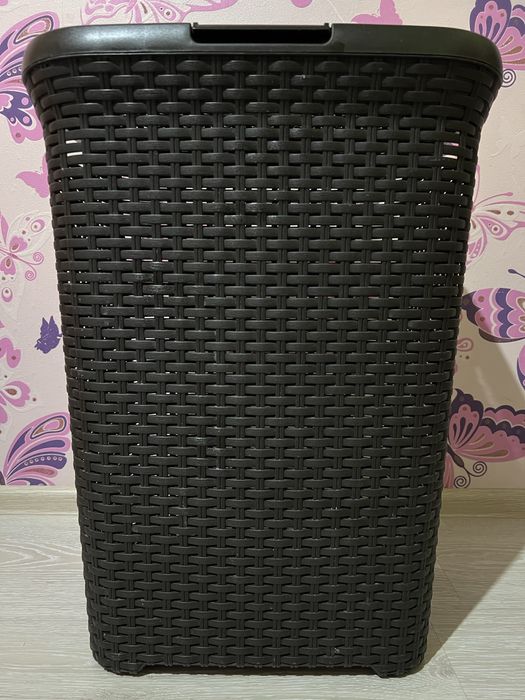 Корзина (новая) для белья Curver (коричневый цвет)