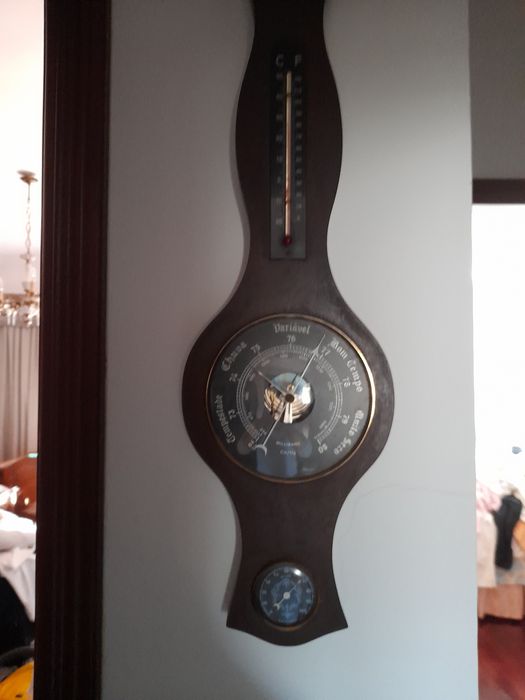 Barómetro,  termómetro e Higrómetro