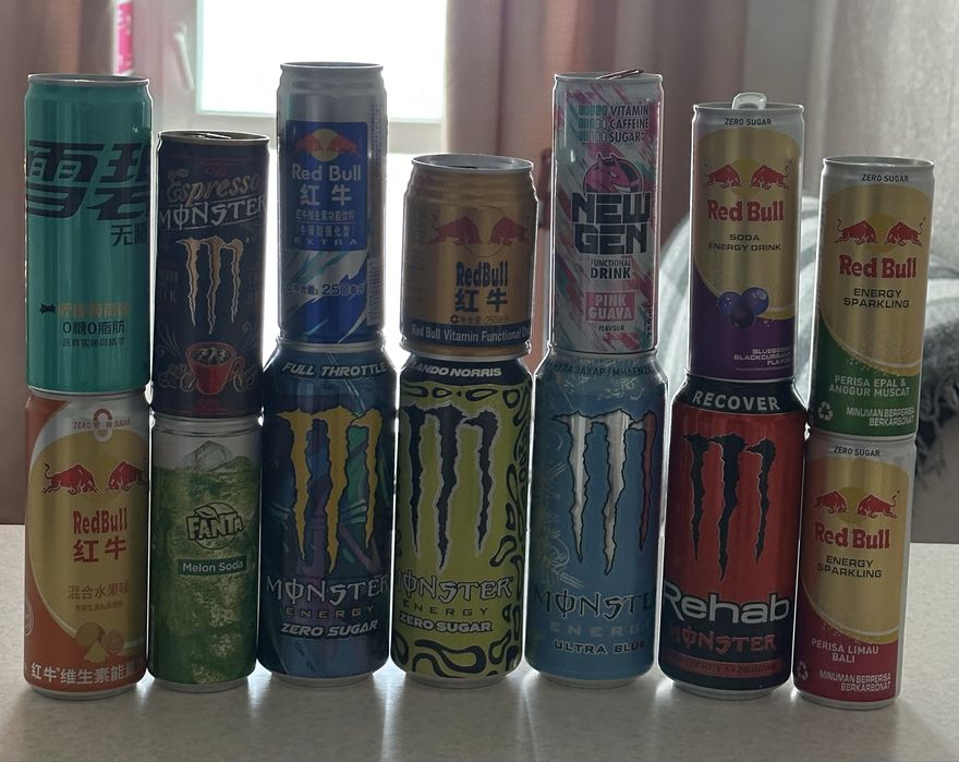 Банки Red Bull / Monster