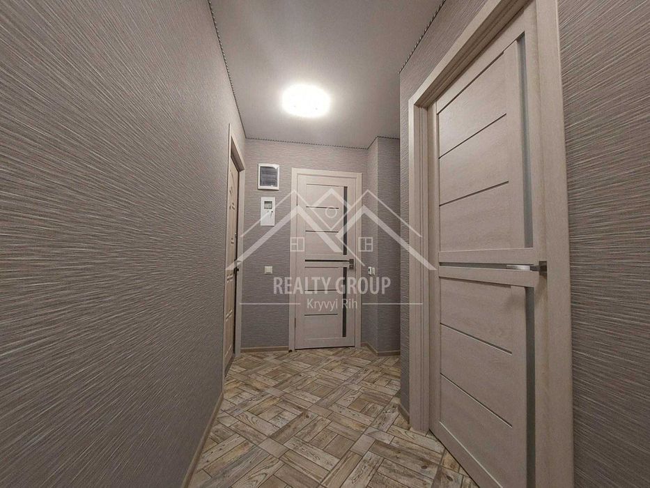 Продаж гарної 3к з ремонтом, меблями та технікою у ЦМ р-ні