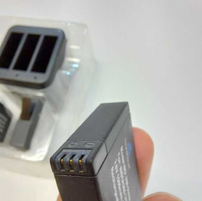 Зарядний хаб Insta360 (Fast Charge Hub), Зарядка + 3 батареї з Amazon