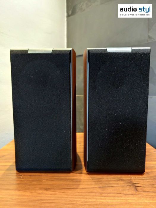Audiovector R1 Signature orzech używane