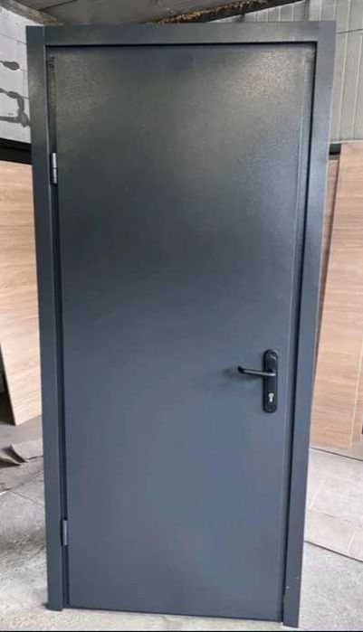 Металеві двері для гаража купити