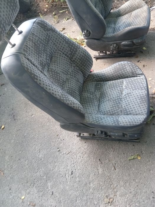 Продам автосидіння, сідушки