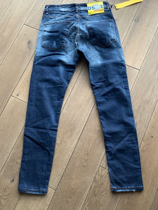 DSQUARED2 – Męskie jeansy z charakterem 42