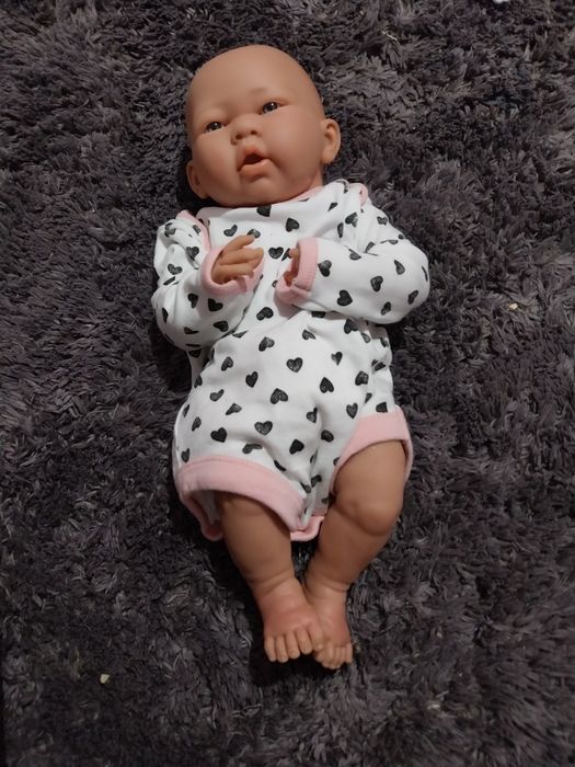 Chce sprzedać lalkę