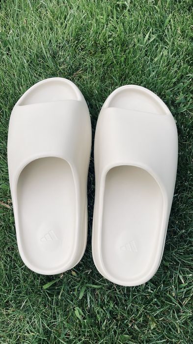 Addidas yeeze slide