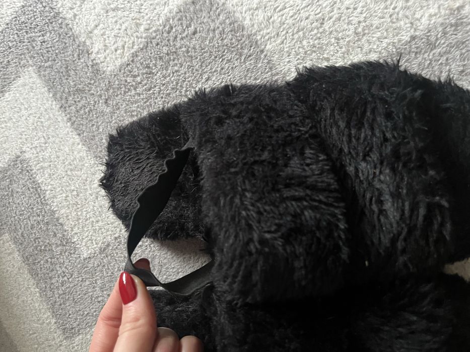 Czarne damskie puchate kapcie 39