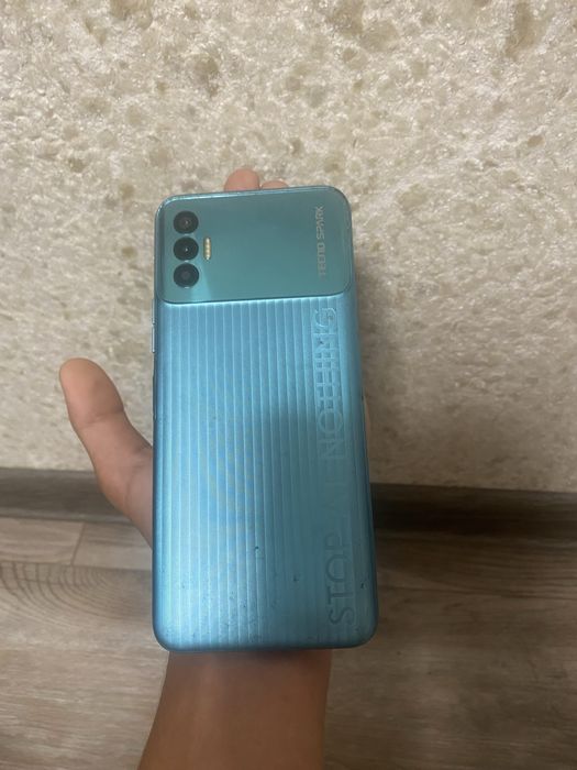 Продам телефон б/в TECNO SPARK 8P