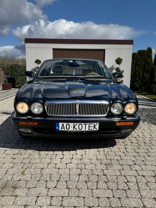 Jaguar XJ