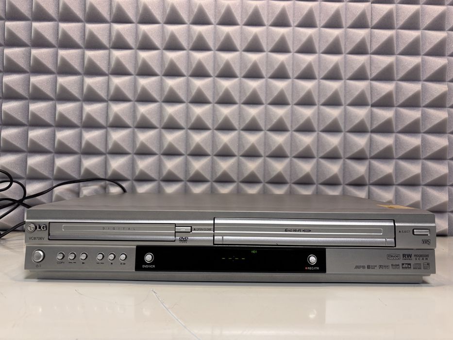 Combo VHS DVD + nagrywarka LG VC 8706 V