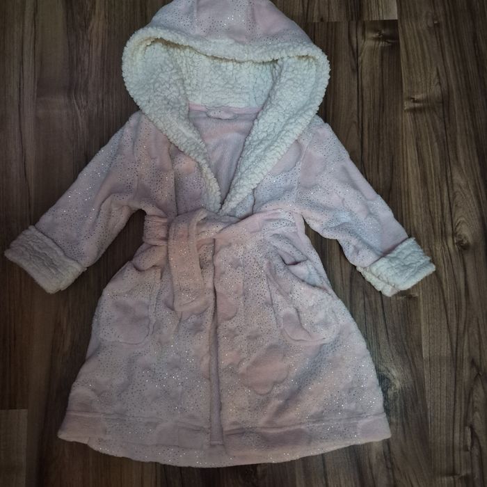 Халатик плюшевий.