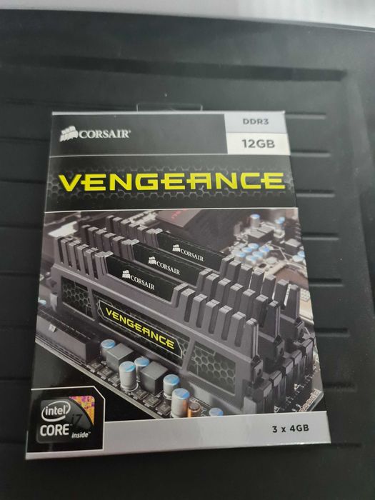Praktycznie nowe Kości RAM DDR3 Corsair Vengeance 1600C9