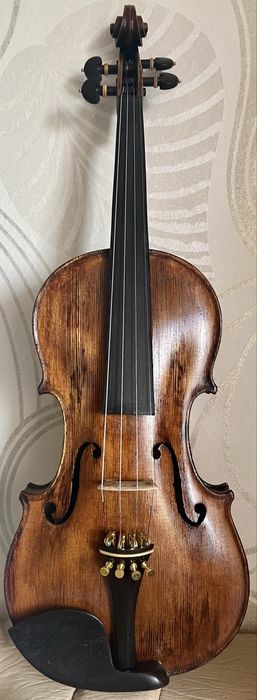 Скрипка Ціла 4/4 з вишуканою Фурнітурой та чудовим звуком !