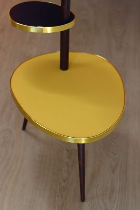 Nowy kwietnik piętrowy w stylu rockabilly patyczak