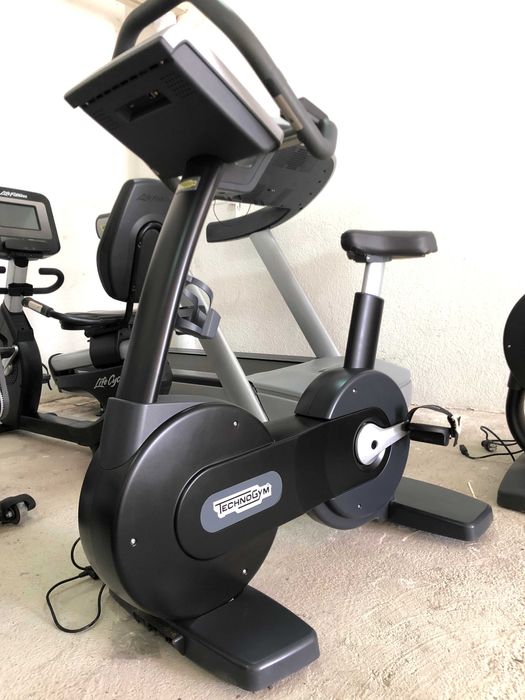 Велотренажер з Гарантією Technogym Excite 500 LED Професійний