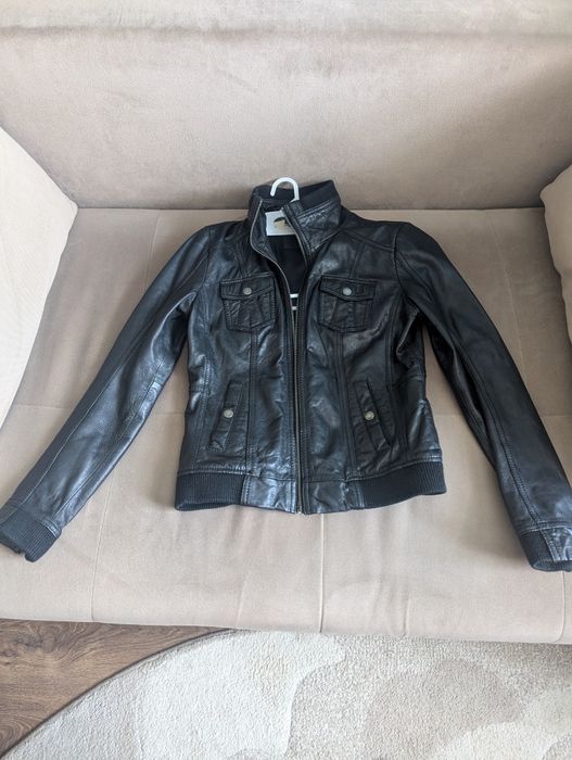 Продам дуже стильну і гарну шкіряну куртку привезену з США